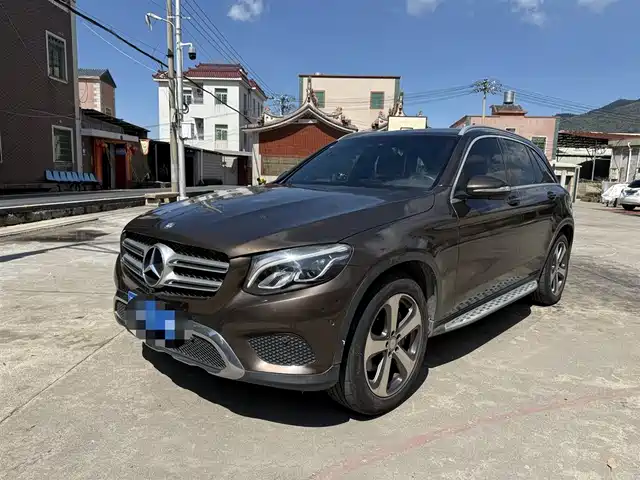 MERCEDES-BENZ GLC