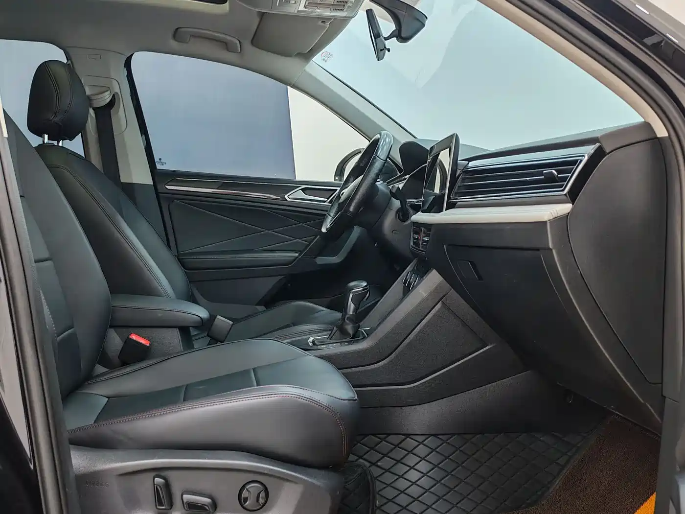 Volkswagen Tiguan L 2023 280TSI 2WD Trend Limited Edition фото 9