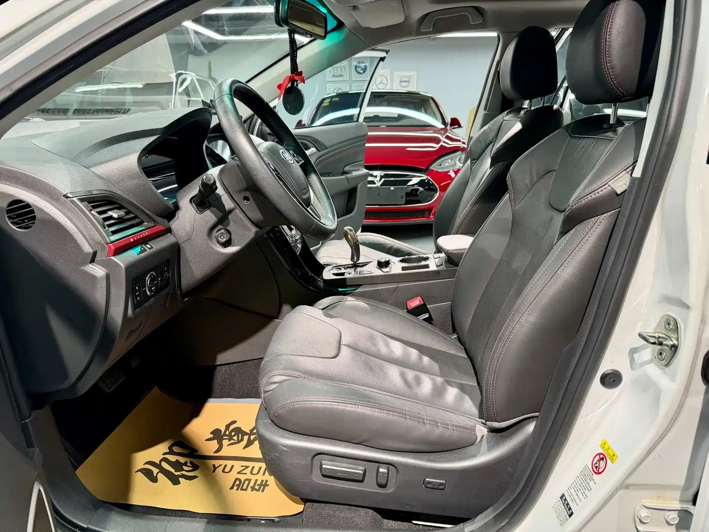 BYD Qin New Energy 2015 1.5T Double Champion Flagship Plus фото 8