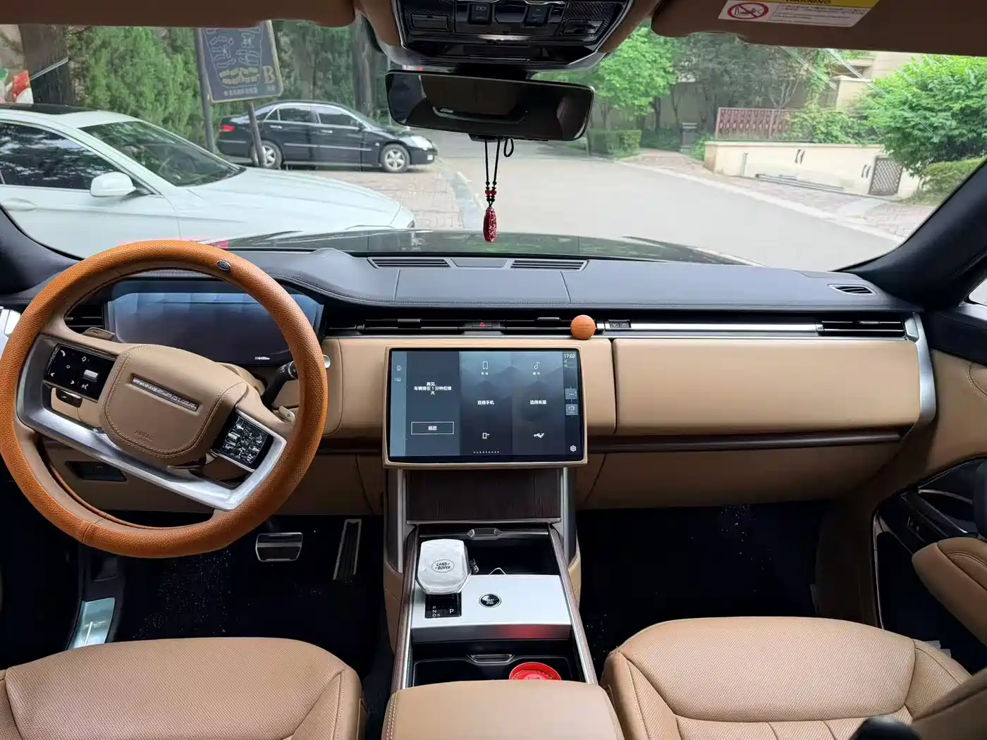 Land Rover Range Rover 2025 3.0 L6 400PS Genesis Extended Wheelbase фото 11