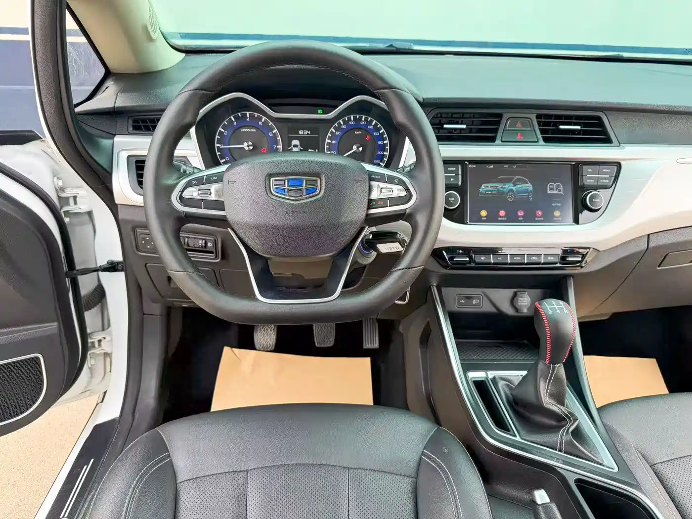 صورة 10 - Geely Vision X3