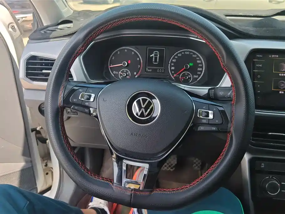 VOLKSWAGEN TU KAI