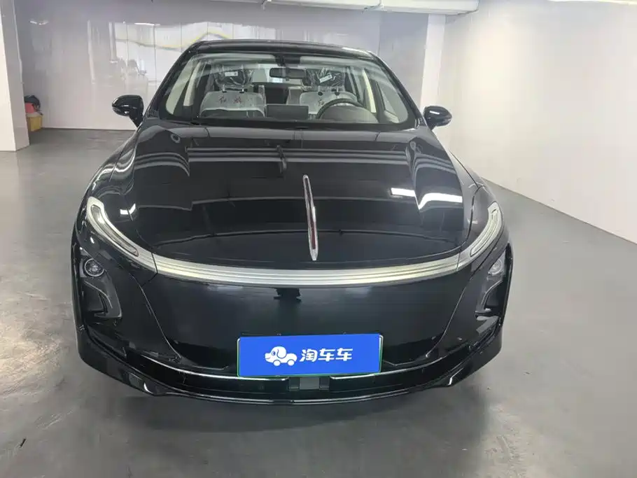 Hongqi E-QM5 2026 2025 610km PLUS