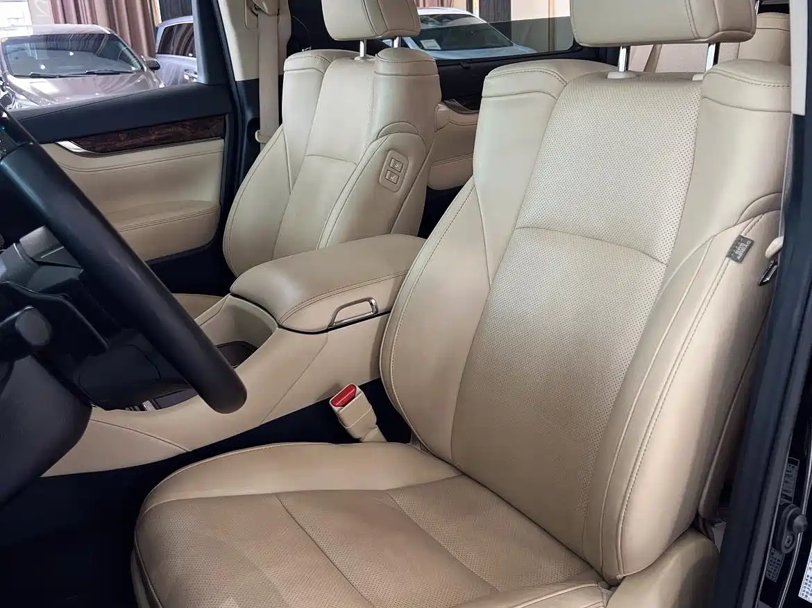 Toyota Alphard 2021 Hybrid 2.5L Luxury фото 9