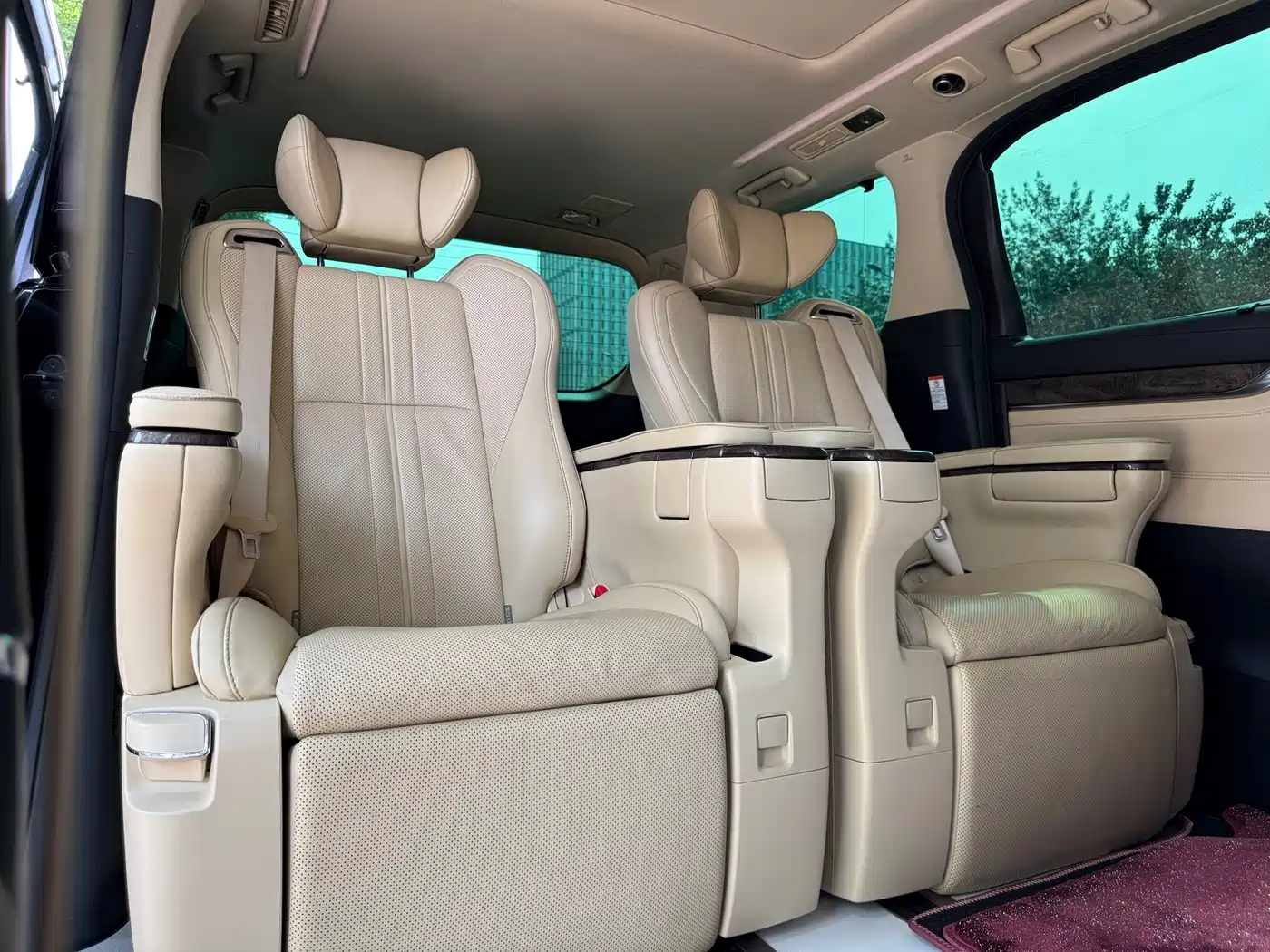 Toyota Alphard 2020 Hybrid 2.5L Premium Edition фото 21