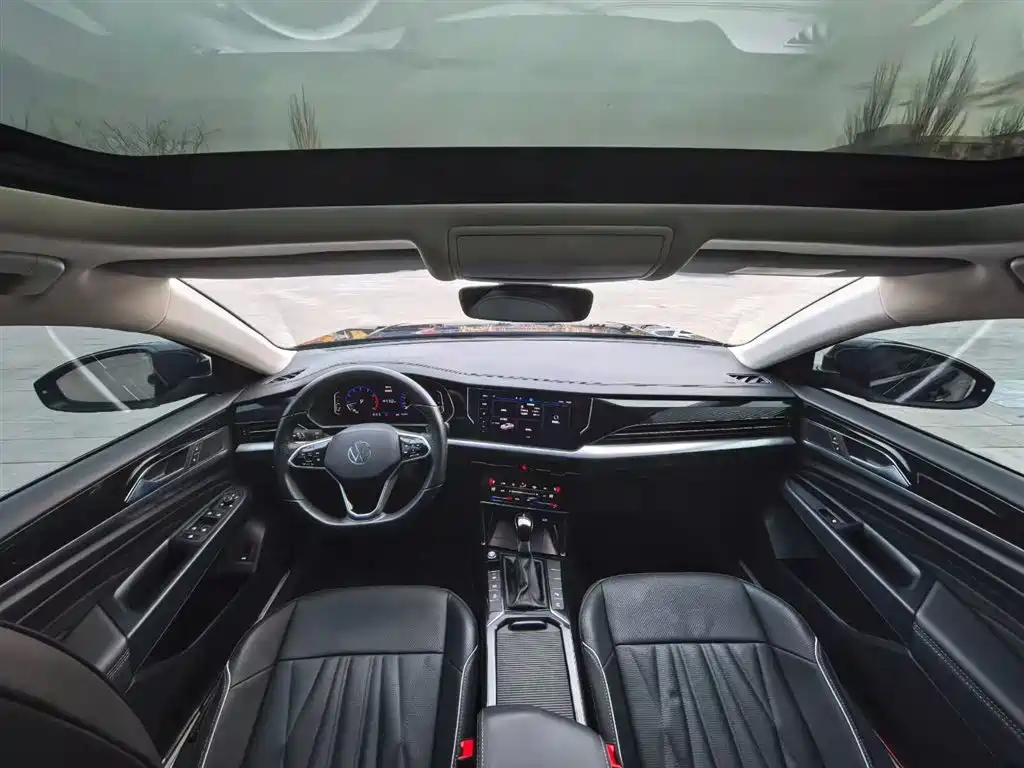 Volkswagen Passat 2023 Facelift 380TSI Luxury Edition фото 8
