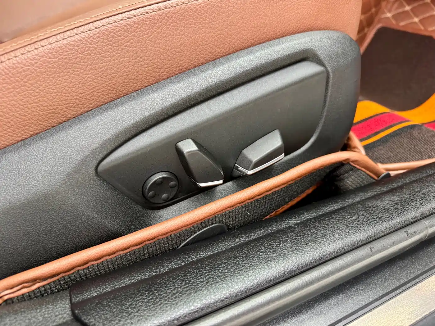 BMW 5 Series 2014 528Li Leading Edition фото 16