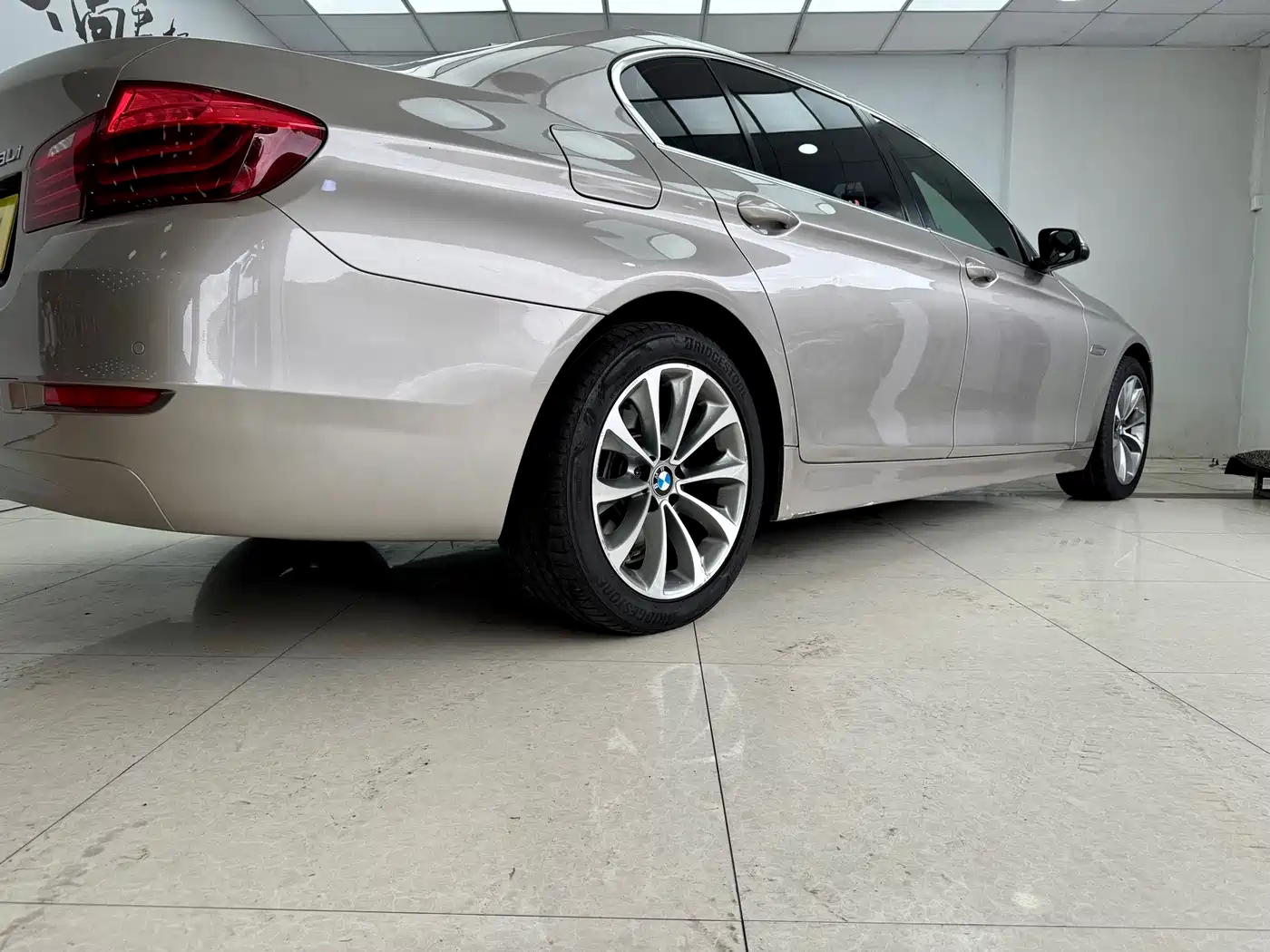 BMW 5 Series 2014 528Li Leading Edition фото 20
