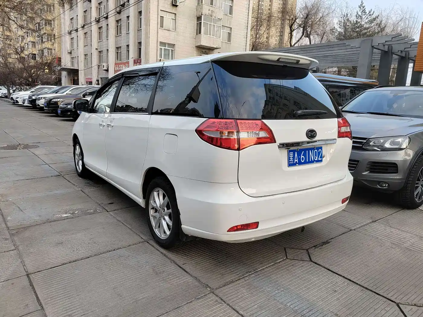 BYD M6 2017 2015 2.4L Automatic Premium Edition