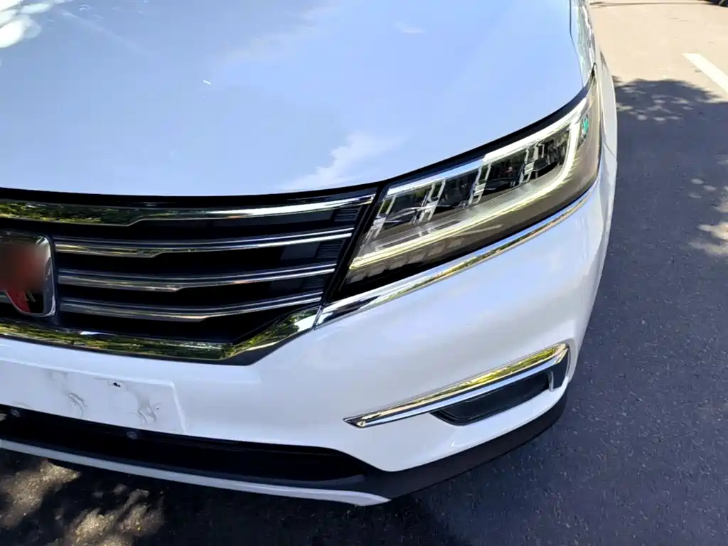 Фото 24 - Roewe RX5