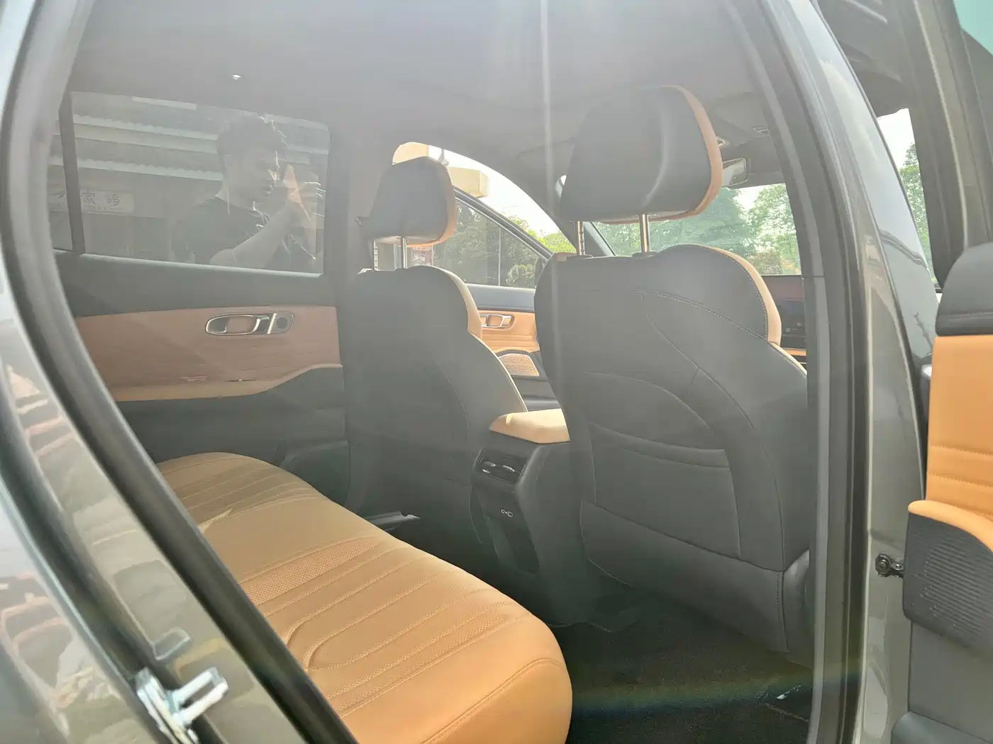 Geely Galaxy Galaxy Starship 7 EM-i 2025 120km Navigation Edition фото 12