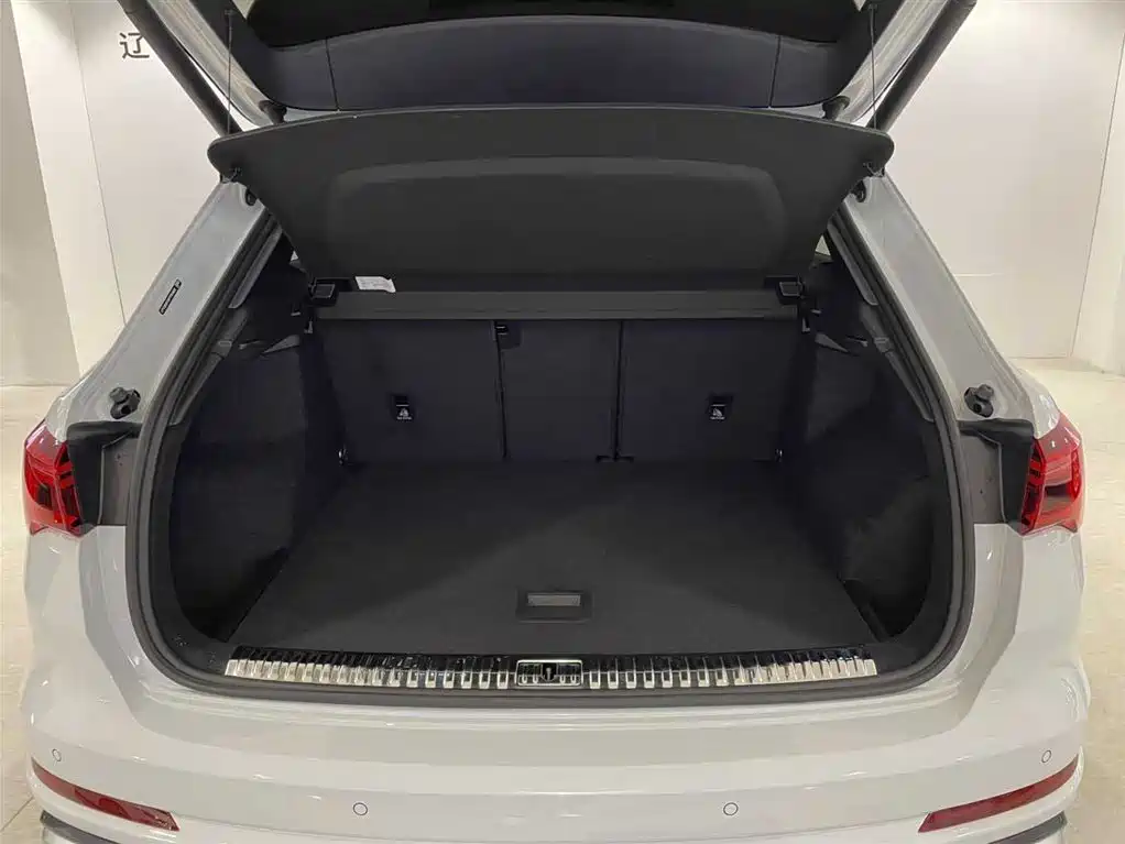 Audi Q3 2024 35 TFSI Fashion Sport фото 6