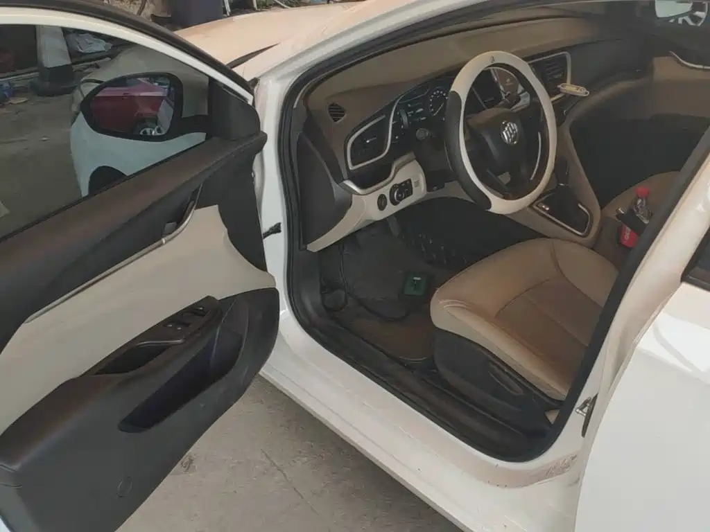 Фото 16 - Buick Excelle