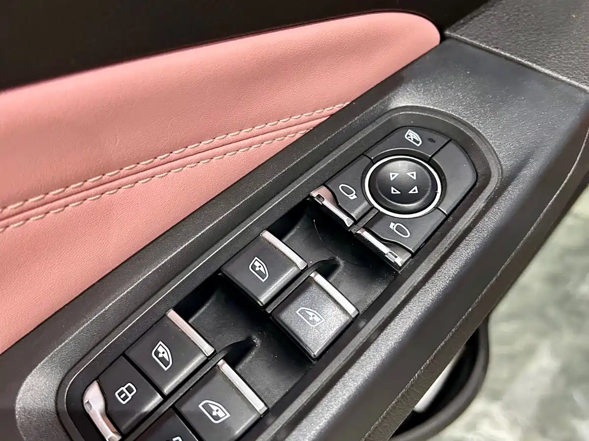 Nezha Auto Nezha V 2021 2022 Trend 400 Lite Pink Custom Edition