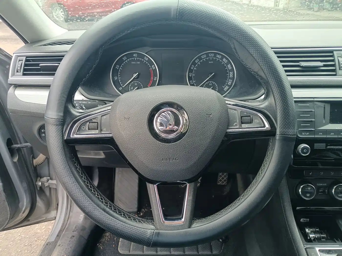 Škoda Superb 2016 TSI280 DSG Pioneer Edition фото 9
