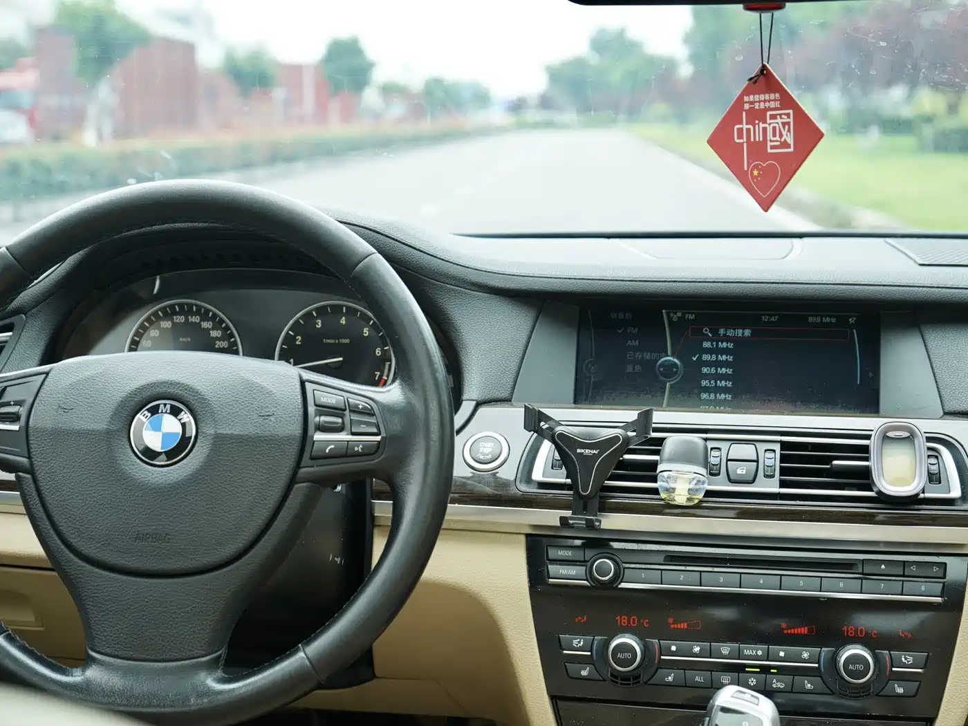 BMW 7 Series 2011 740Li Steinway Limited Edition фото 11
