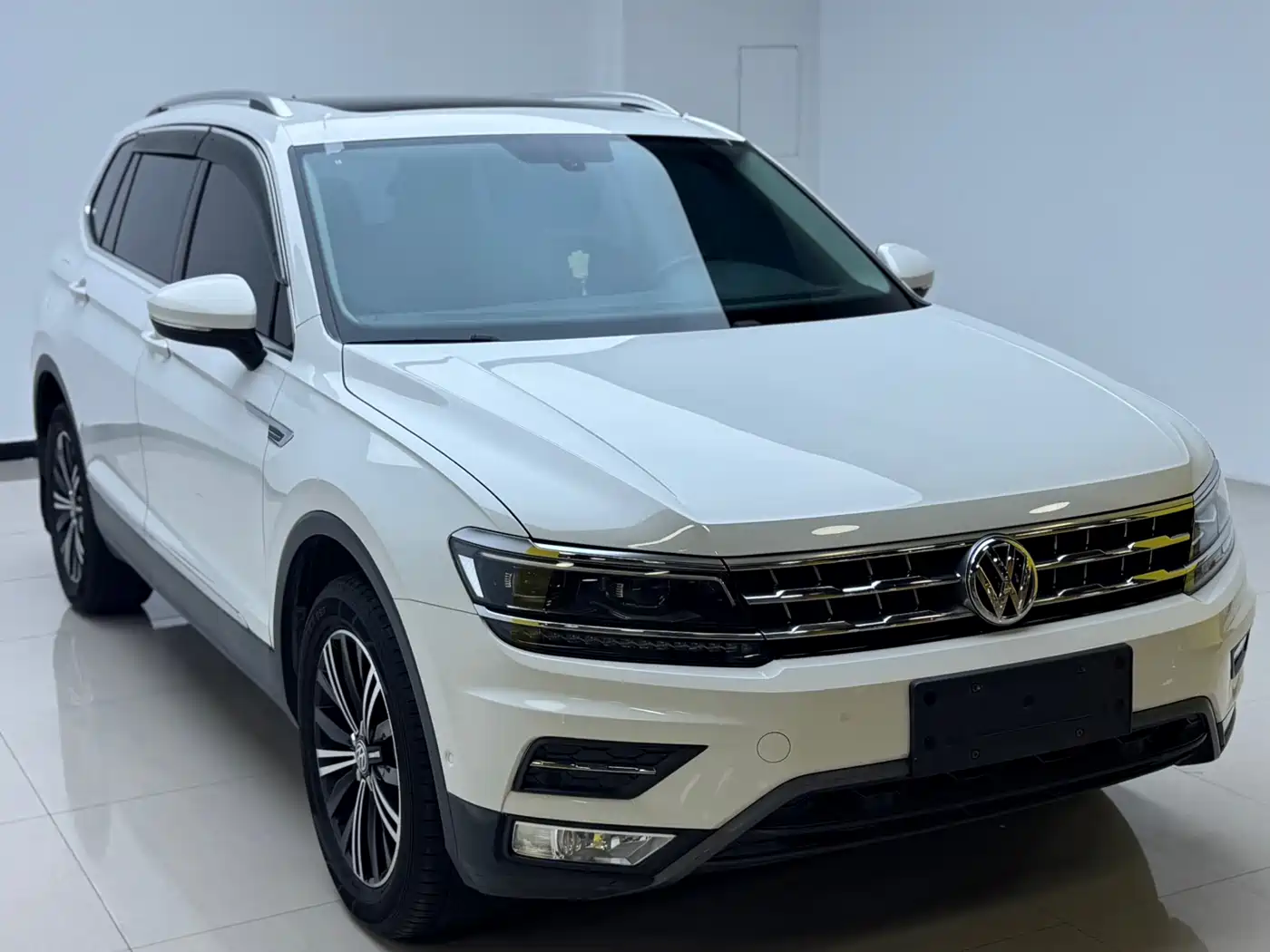 Volkswagen Tiguan L 2017 330TSI Automatic 2WD Flagship Edition фото 3