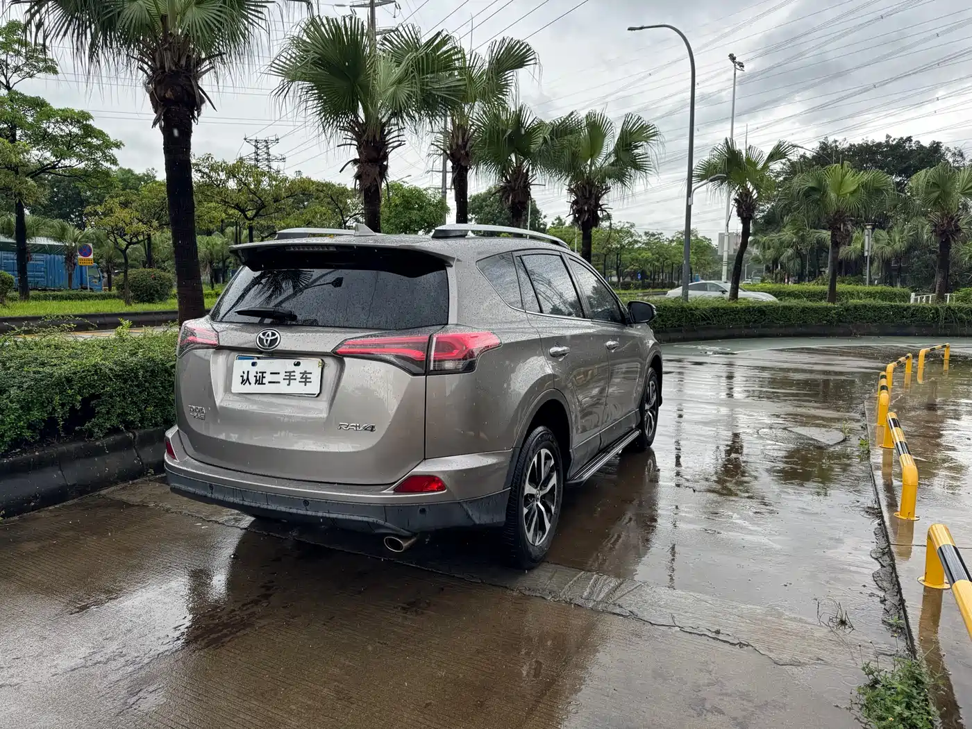 Toyota RAV4 Rongfang 2016 2.0L CVT 2WD Trend (China V) фото 4