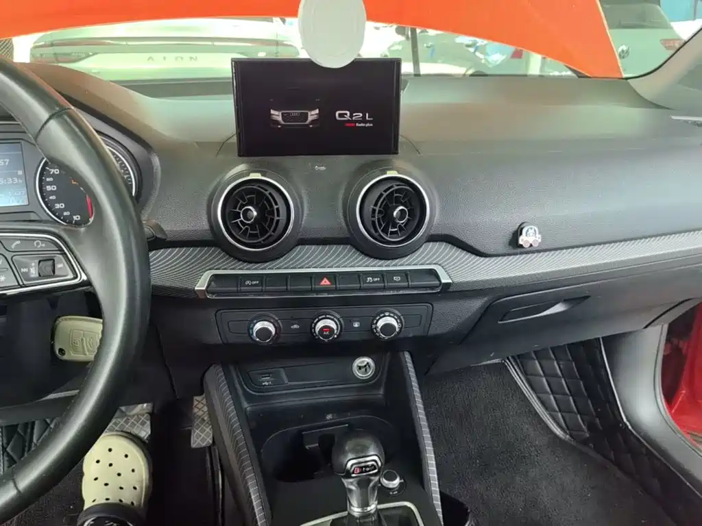 Фото 13 - Audi Q2L