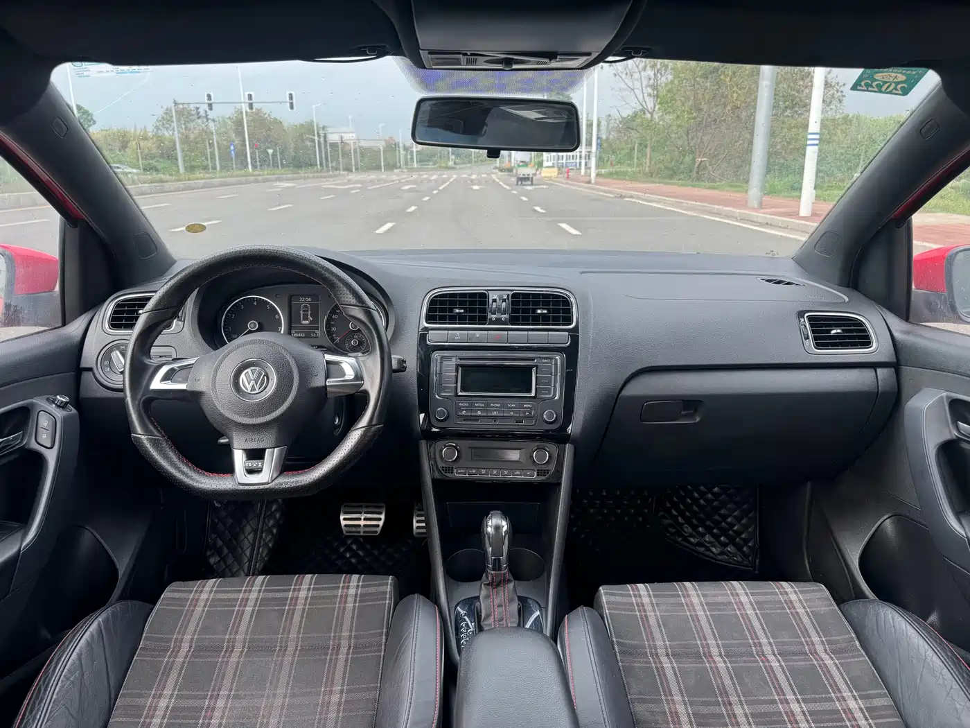 Volkswagen Polo 2012 1.4TSI GTI фото 4