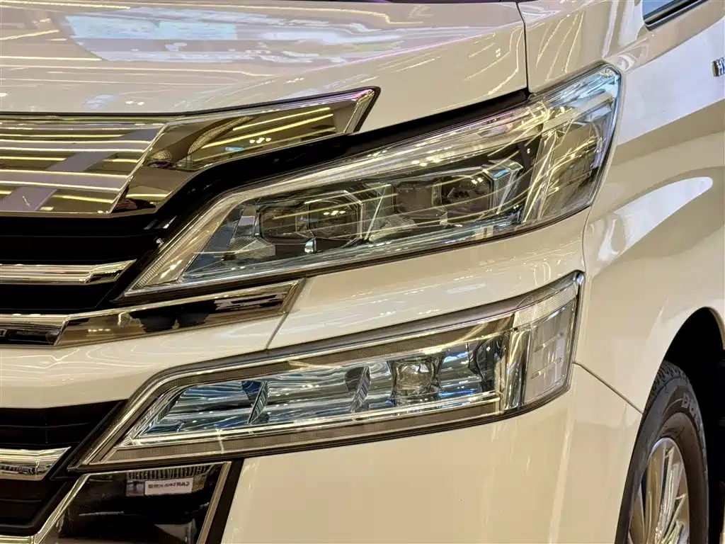 Toyota Vellfire 2021 Crown Hybrid 2.5L HV Premium Edition фото 27