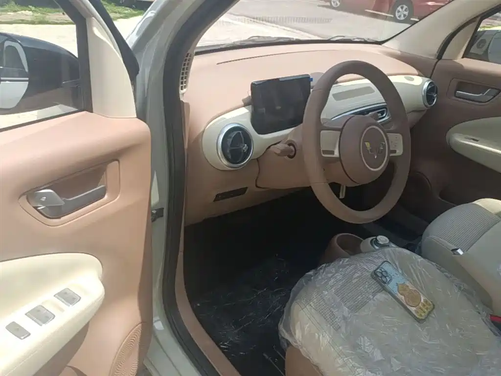 Wuling Motors Hongguang MINIEV 2026 2025 4-Door Advanced