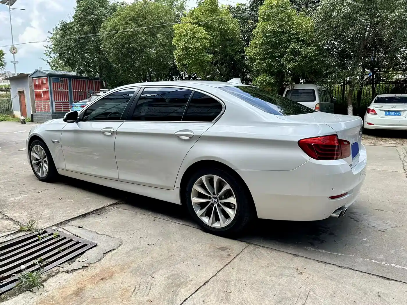 BMW 5 Series 2014 528Li Leading Edition фото 5
