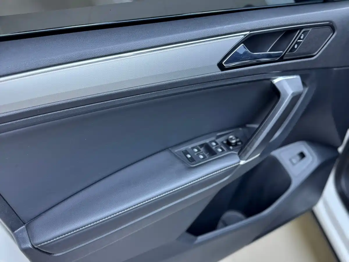 Volkswagen Tiguan L 2017 330TSI Automatic 2WD Flagship Edition фото 4
