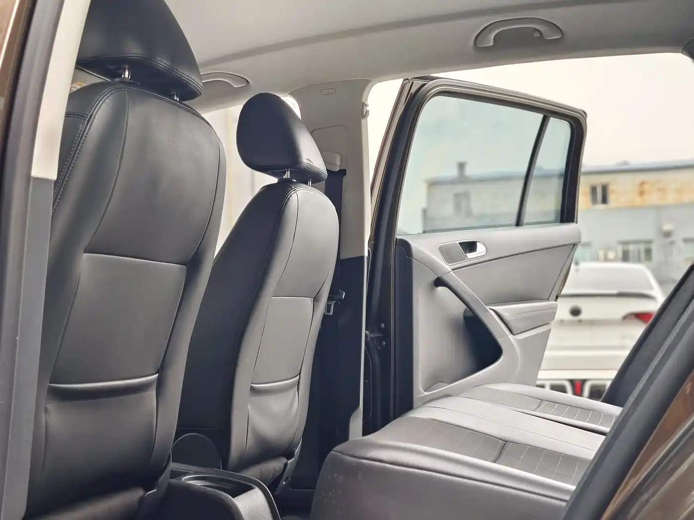 Volkswagen Tiguan 2015 1.8TSI Automatic 2WD Trendline фото 16