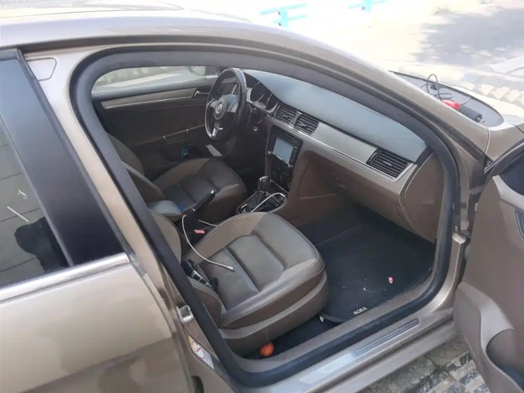 Volkswagen Bora 2014 1.6L Automatic Comfort Edition фото 19