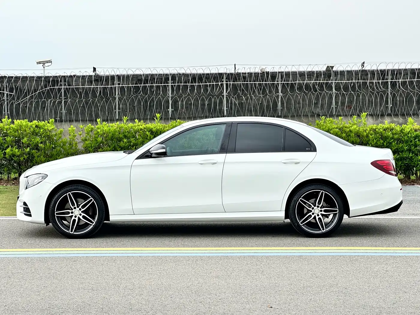 Mercedes-Benz E-Class 2018 E 200 Sport 4MATIC фото 5