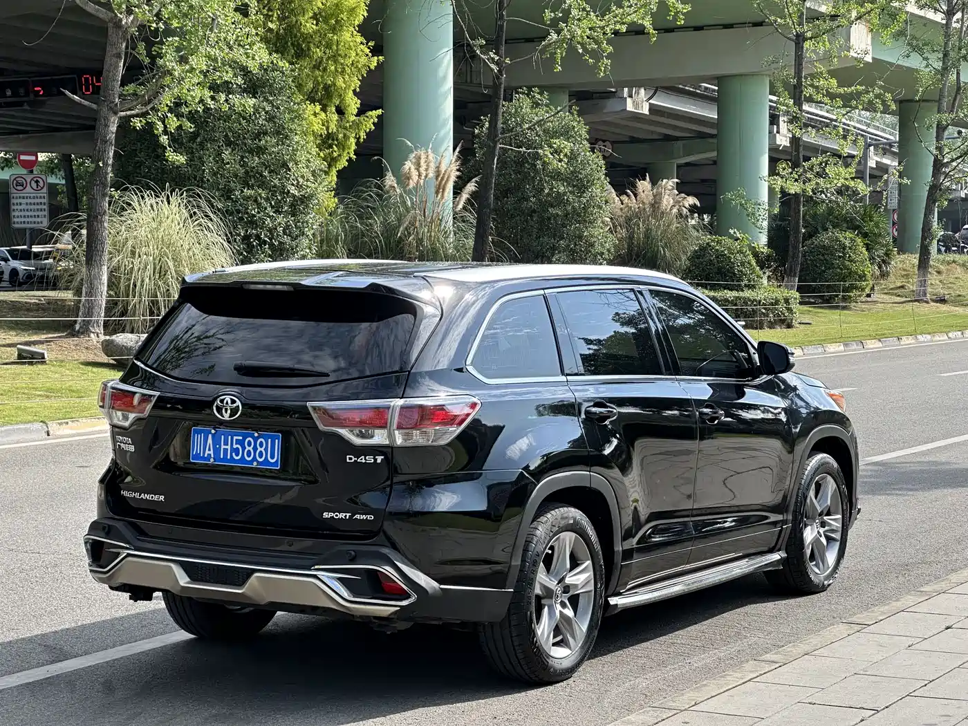 Toyota Highlander 2015 2.0T AWD Luxury Edition 7-seater фото 3