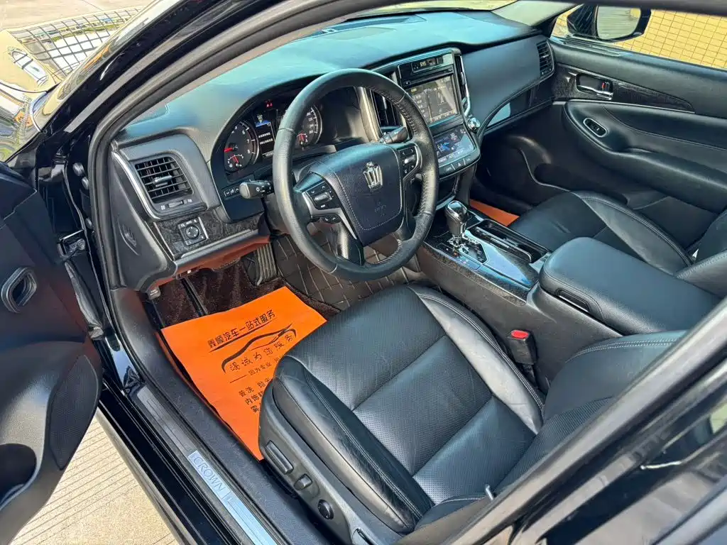 2019 Toyota Crown