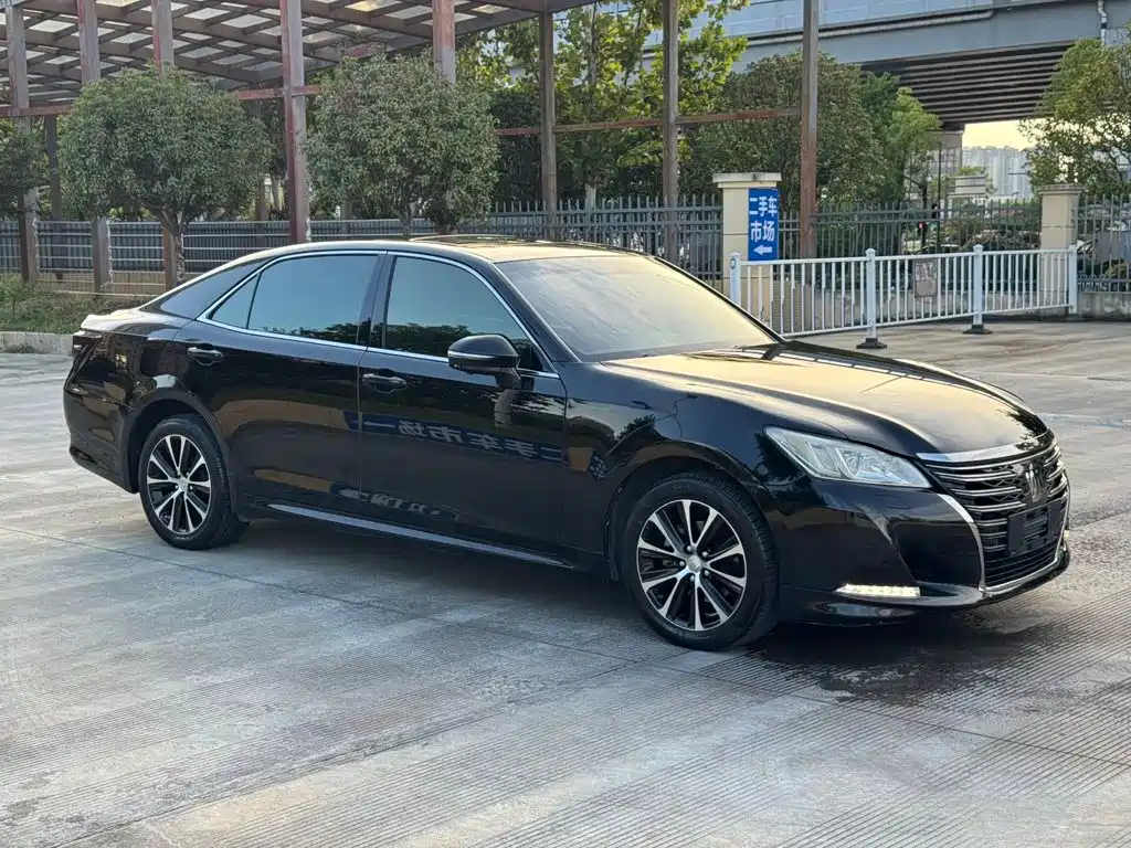 2019 Toyota Crown