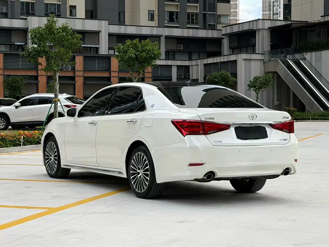Toyota Crown 2018 2.0T Sport Edition фото 9