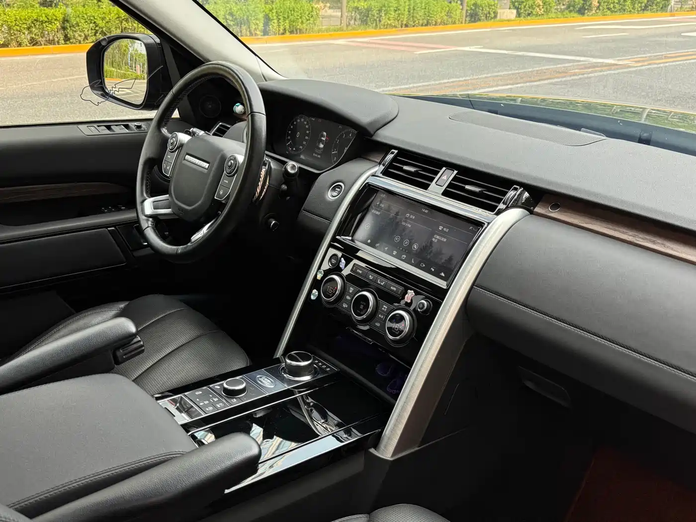 Land Rover Discovery 2018 3.0 SC V6 HSE фото 18
