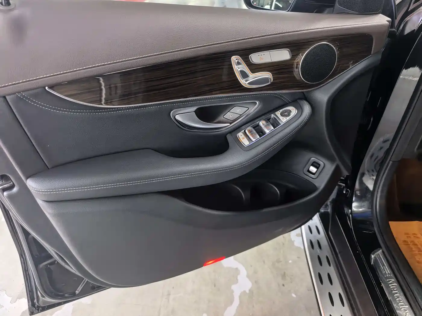 Mercedes-Benz GLC 2018 GLC 260 4MATIC Luxury фото 5