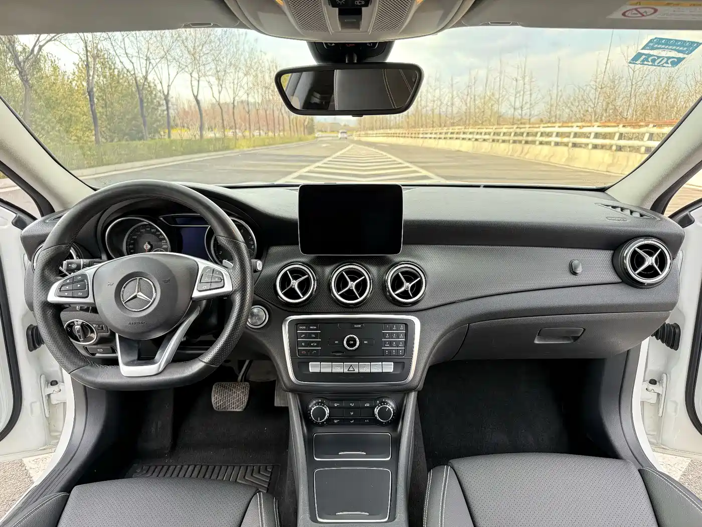Mercedes-Benz GLA 2019 GLA 200 Dynamic фото 5