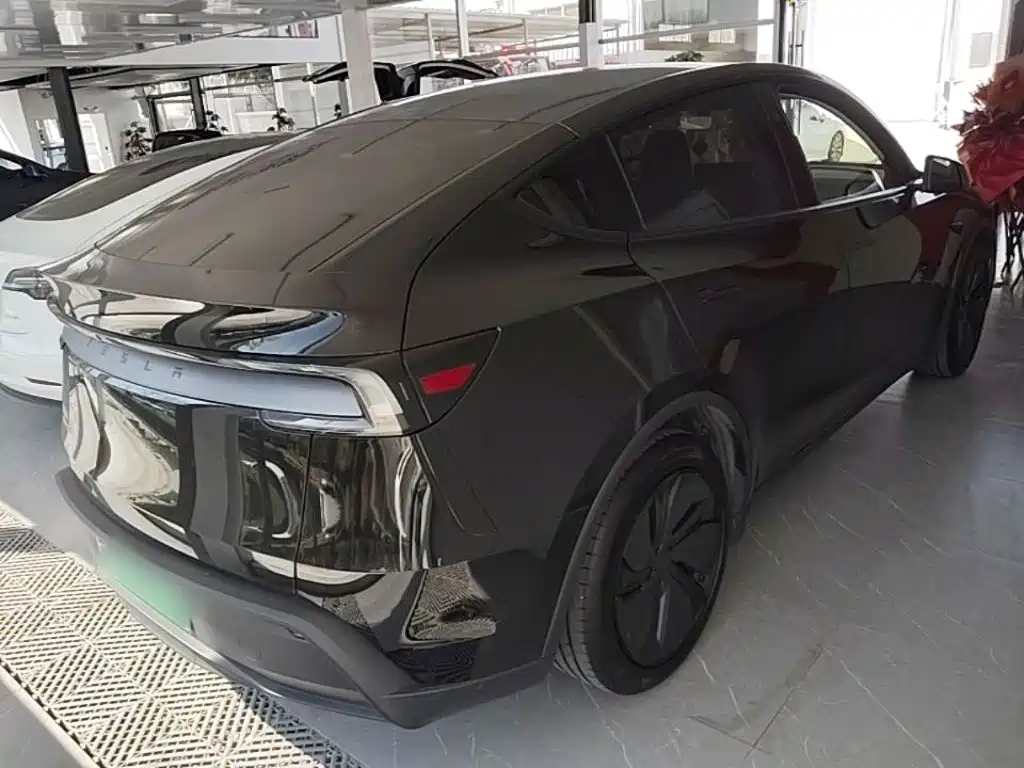 Фото 7 - Tesla Model Y