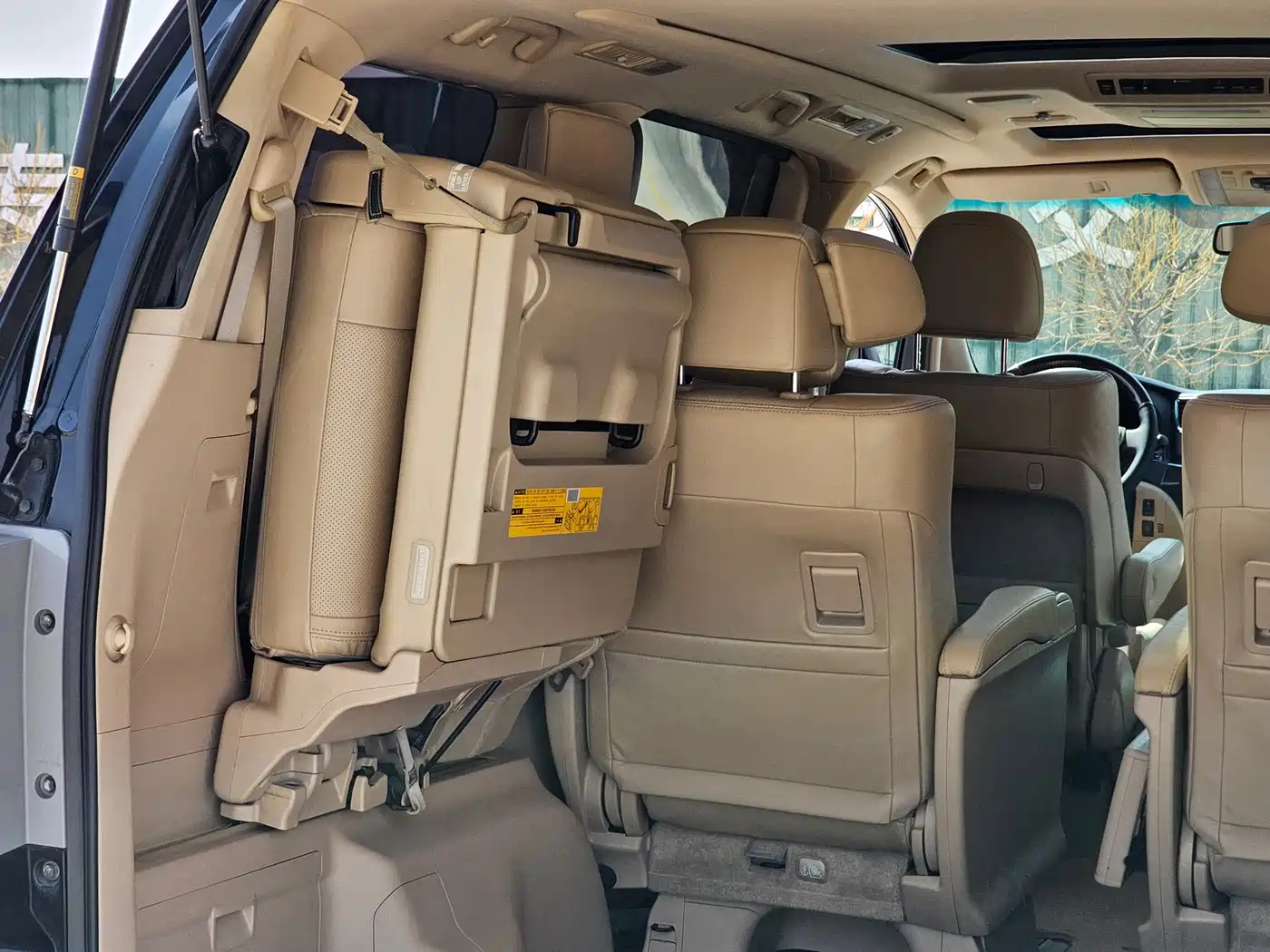 Toyota Alphard 2012 3.5L Luxury Edition фото 32