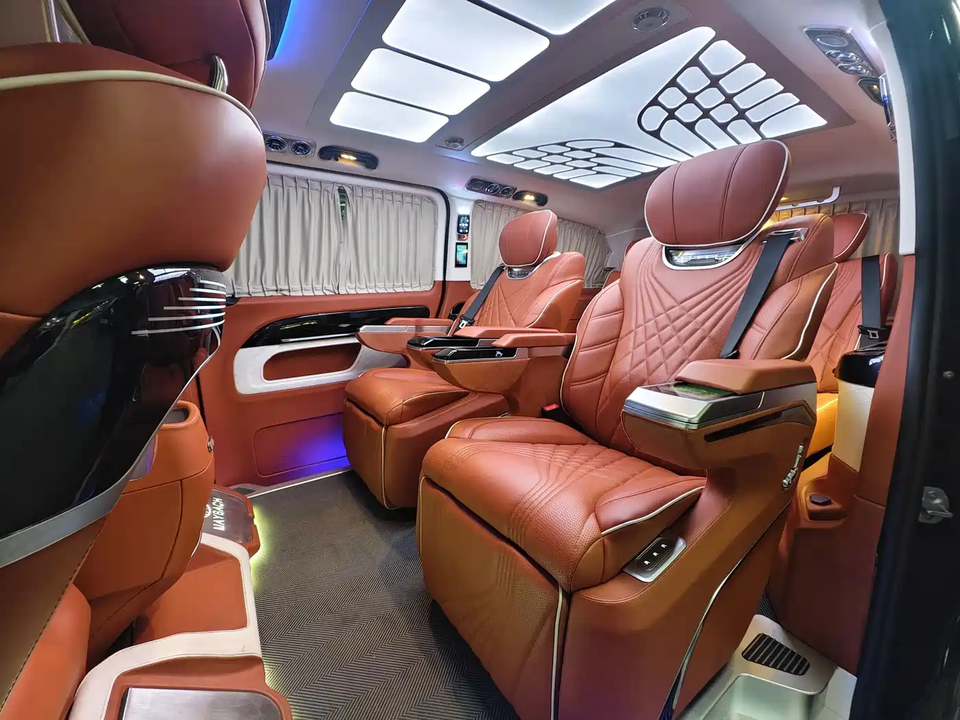 Mercedes-Benz Vito 2021 2.0T Business Edition 7-seater фото 12