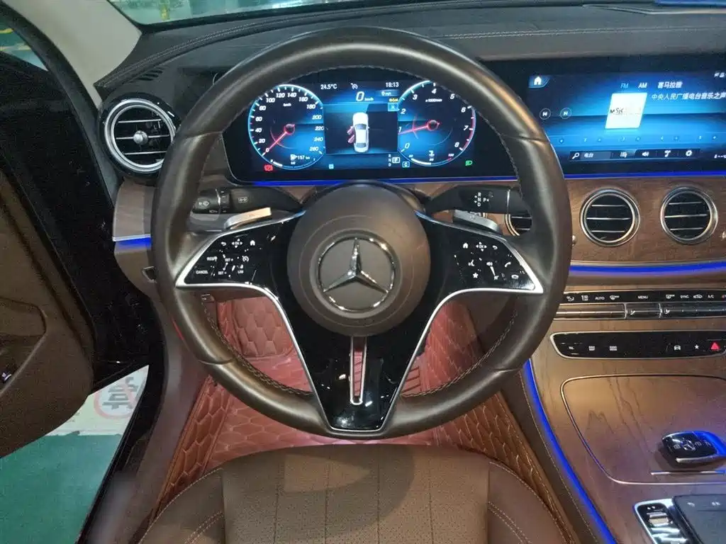 Mercedes-Benz E-Class 2023 E 300 L Fashion фото 3