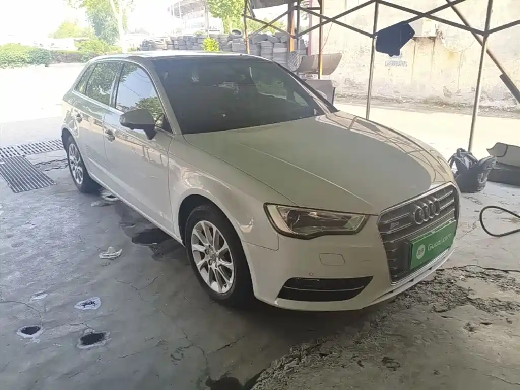 Audi A3 2014 Sportback 35 TFSI Automatic Fashion фото 4