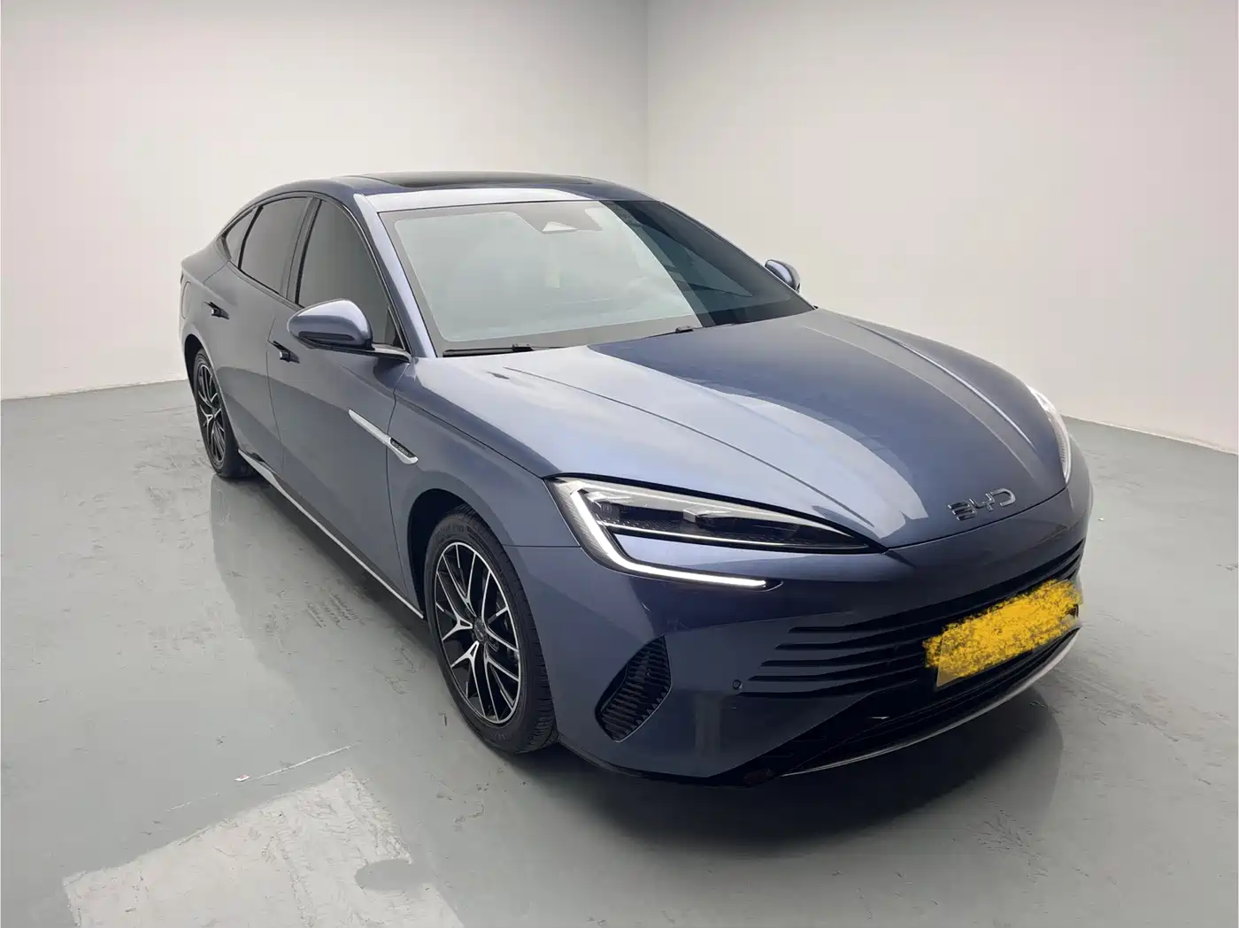 BYD Seal 2024 Glory Edition DM-i 1.5L 121km Luxury фото 3