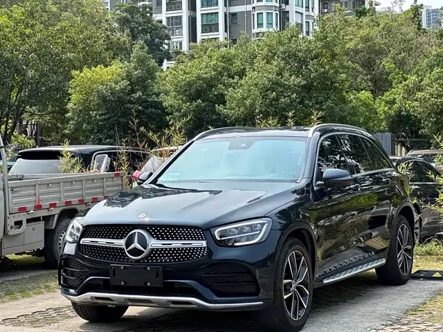 MERCEDES-BENZ GLC