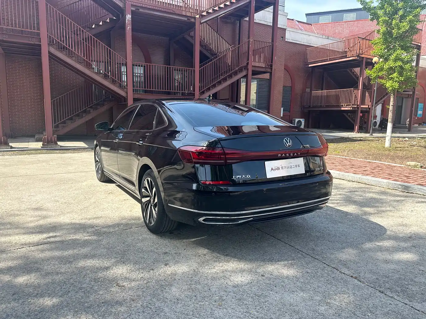Volkswagen Passat 2021 Model 330TSI Elite Edition фото 4