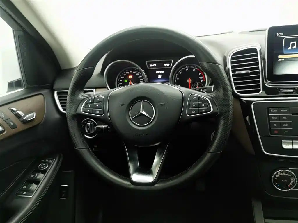 Mercedes-Benz GLE 2016 GLE 400 4MATIC фото 11