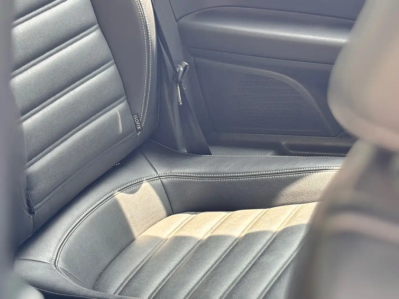 Volkswagen Scirocco 2011 2.0TSI R-Line фото 8