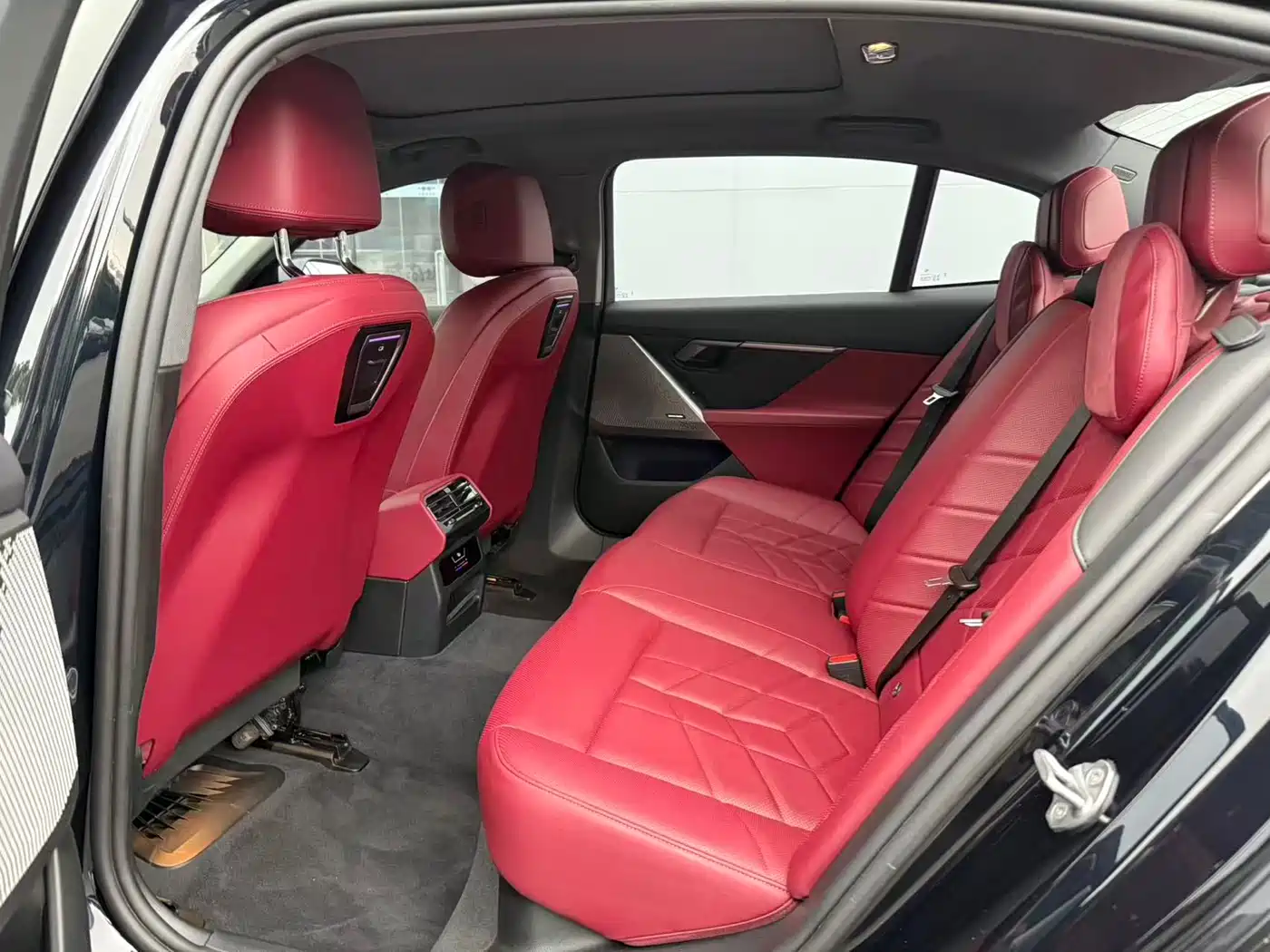 BMW 5 Series 2024 525Li M Sport Package фото 5