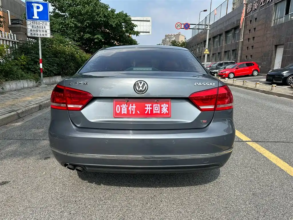 Volkswagen Passat 2011 1.4TSI DSG Prestige Edition фото 6